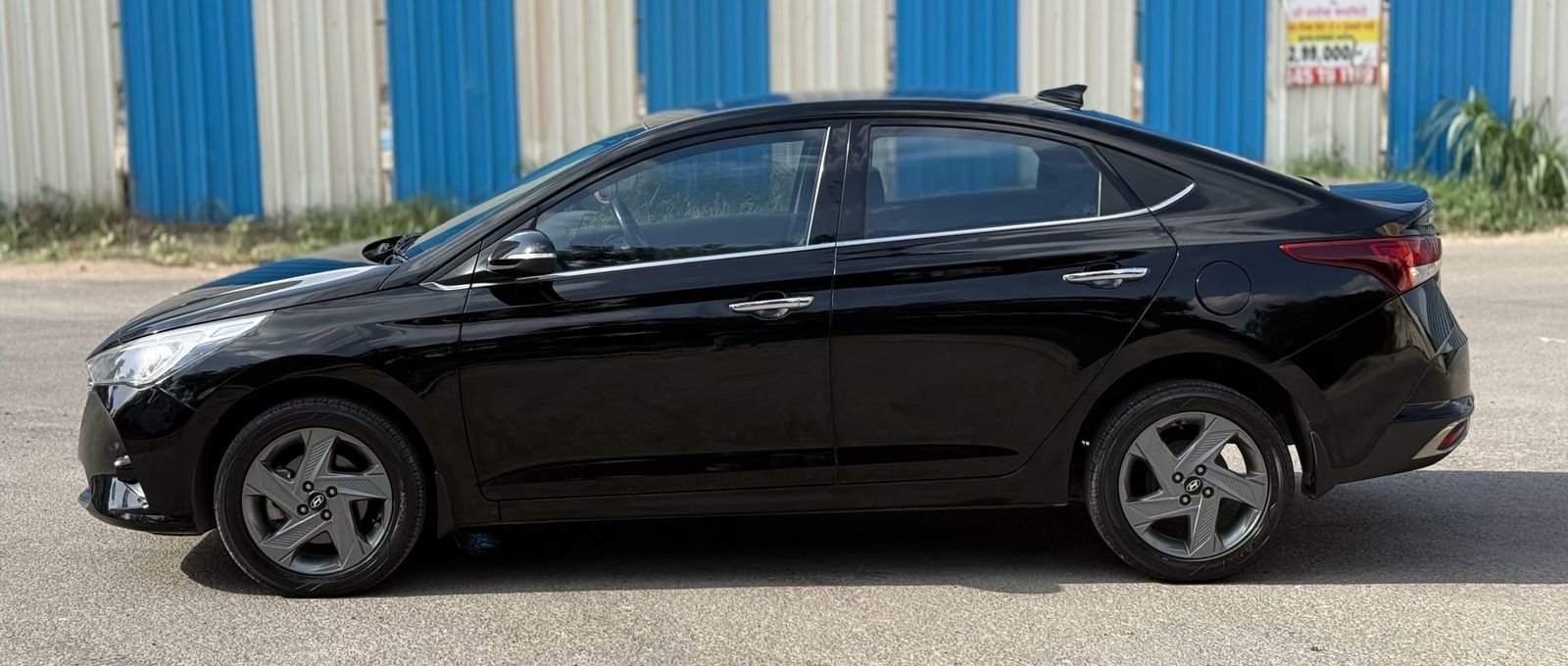 Verna SX Auto Black